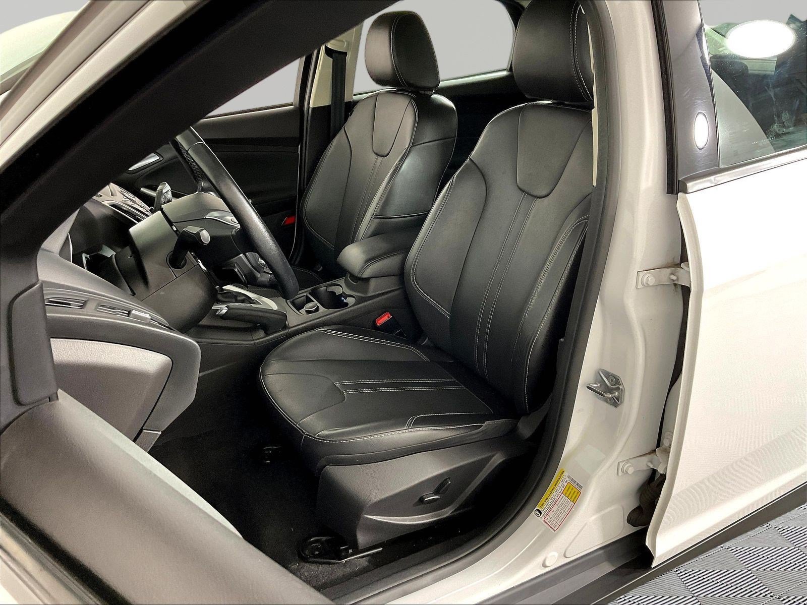 Used 2014 Ford Focus SE w/ Equipment Group 201A FWD image 20
