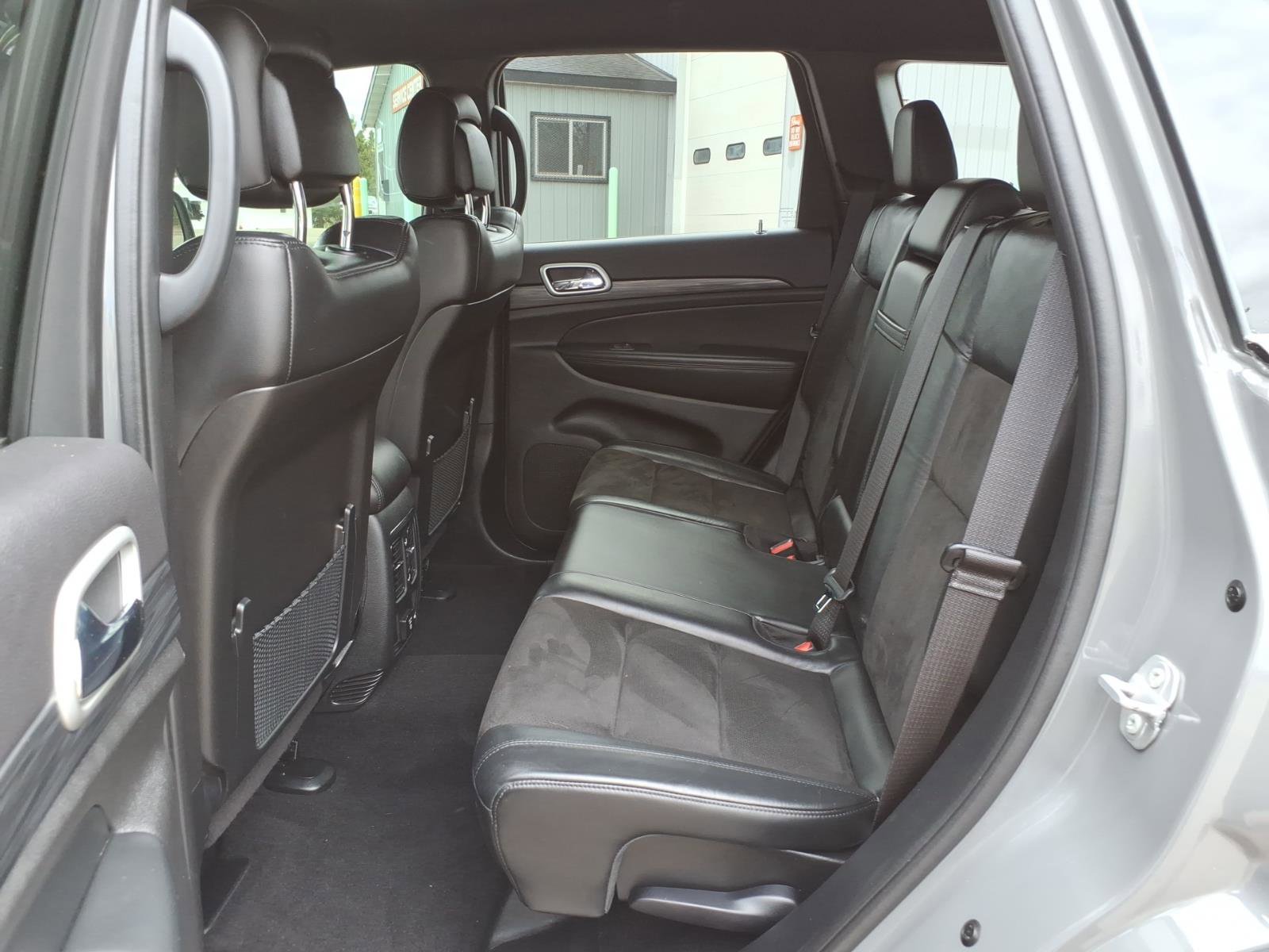 Used 2021 Jeep Grand Cherokee Altitude AWD/4WD image 11