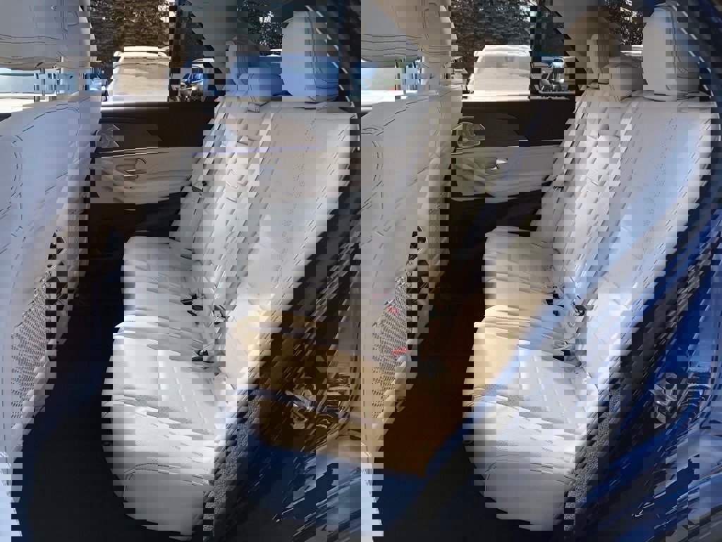 Used 2022 Mercedes-Benz GLE 350 4MATIC w/ Premium Package image 36