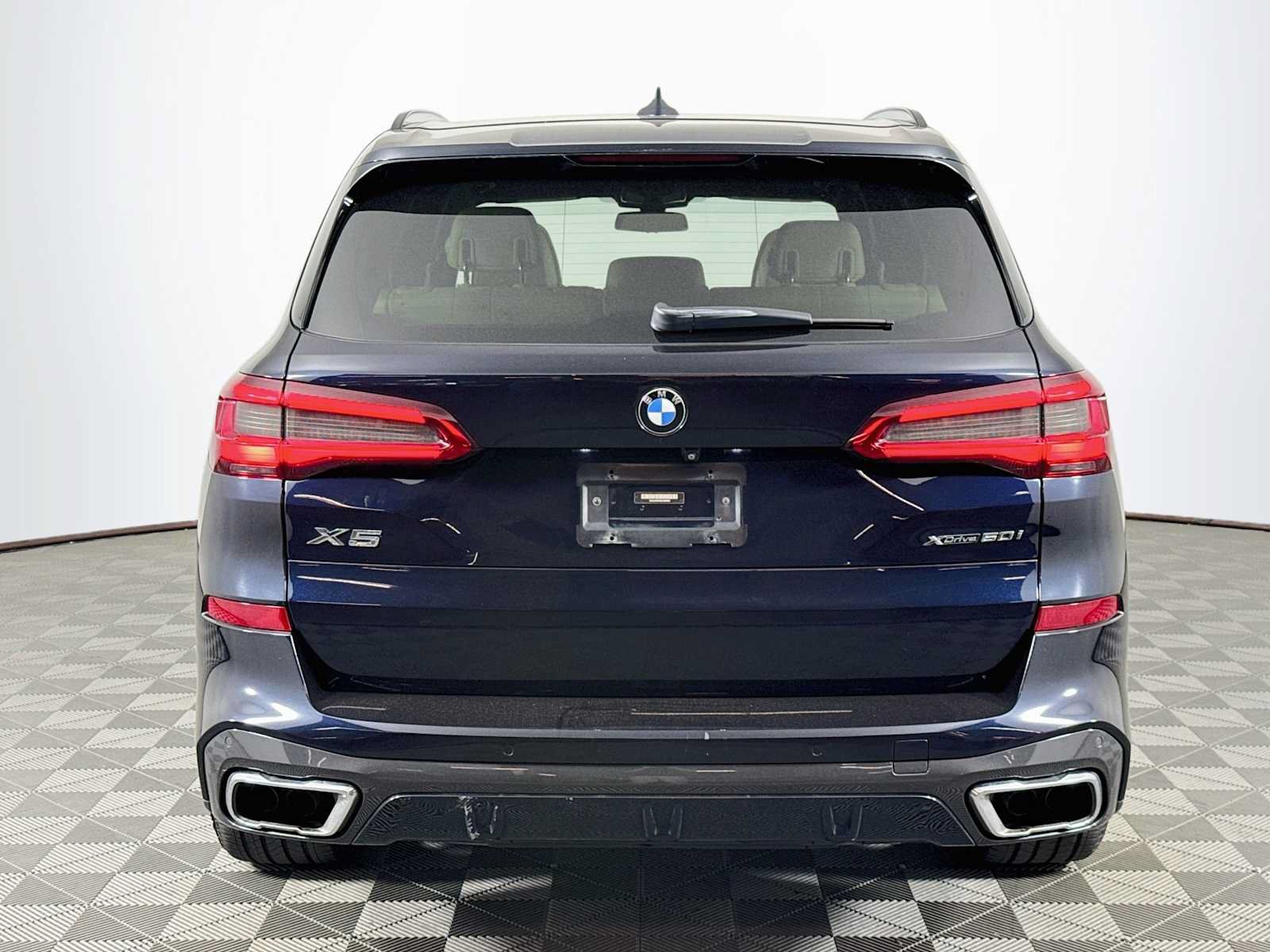 Used 2019 BMW X5 xDrive50i w/ M Sport Package AWD/4WD image 6