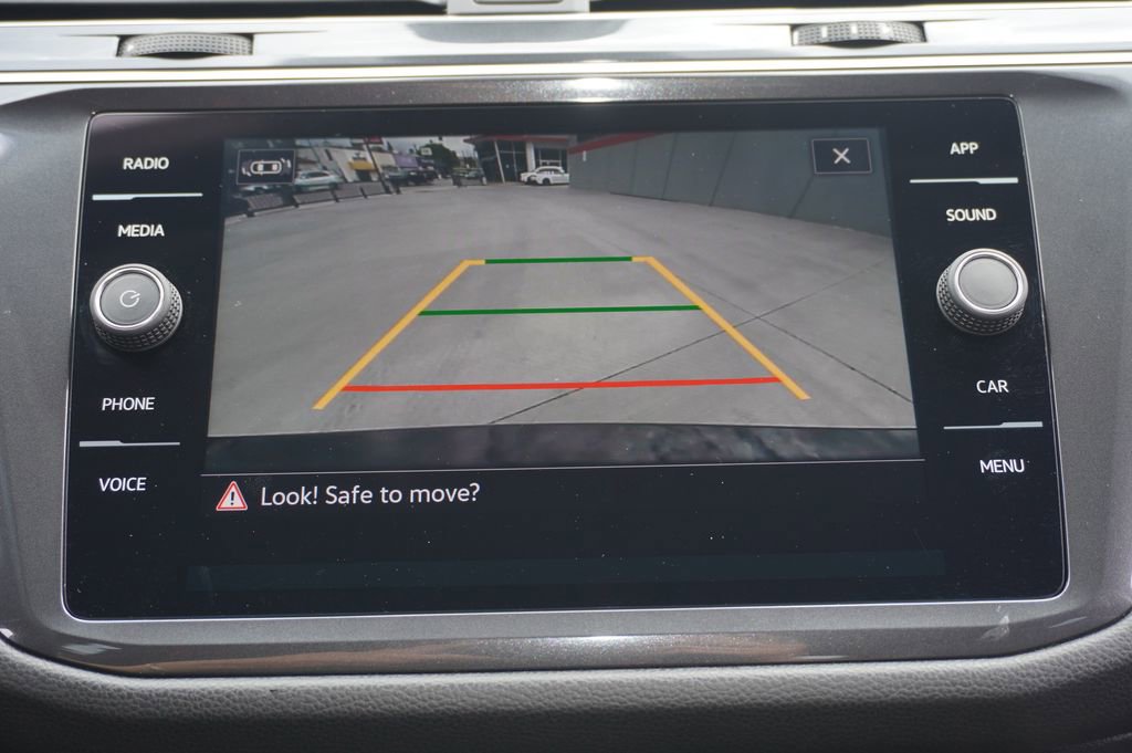Used 2022 Volkswagen Tiguan SE FWD image 18