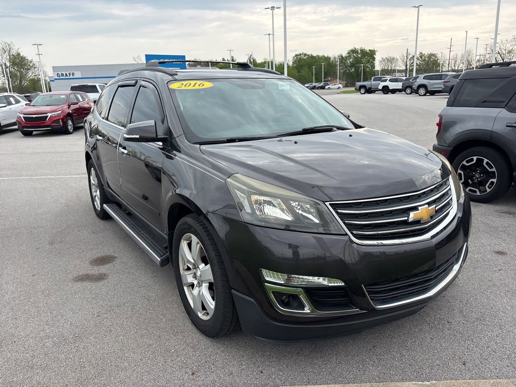 Used 2016 Chevrolet Traverse LT w/ Style and Technology Package AWD/4WD image 3
