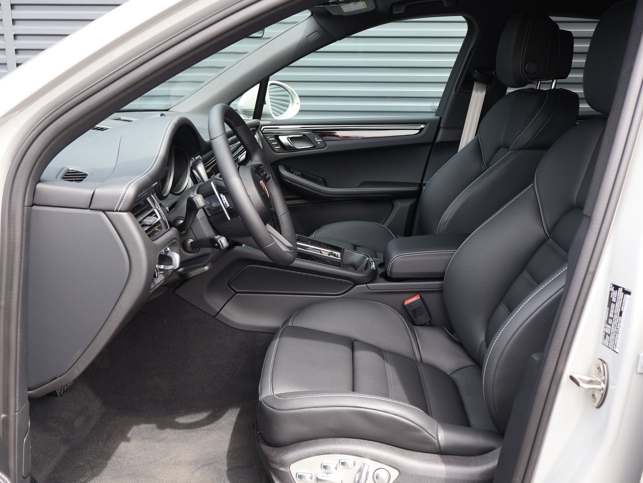 New 2026 Porsche Macan S AWD/4WD image 5