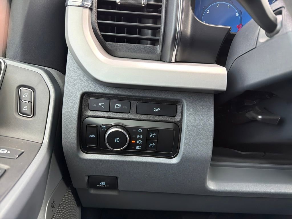 Used 2024 Ford F250 XLT w/ Black Appearance Package image 17