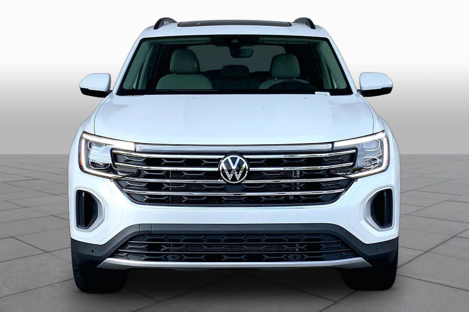 New 2026 Volkswagen Atlas SE FWD image 3