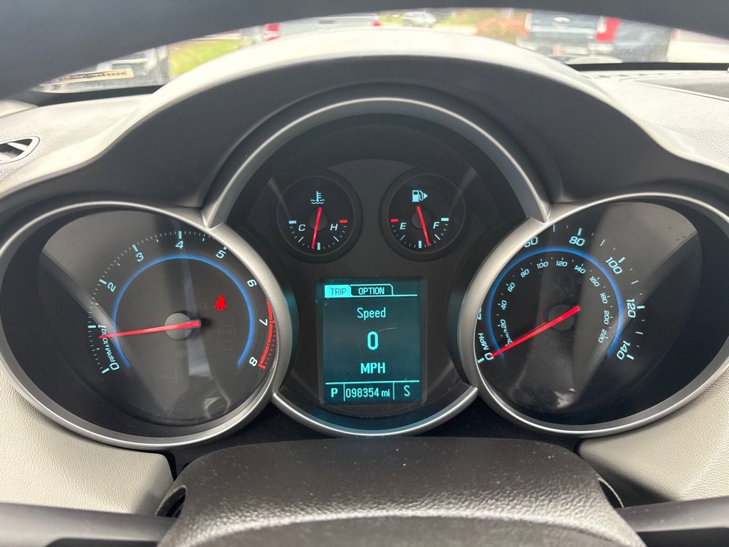 Used 2014 Chevrolet Cruze LS image 9