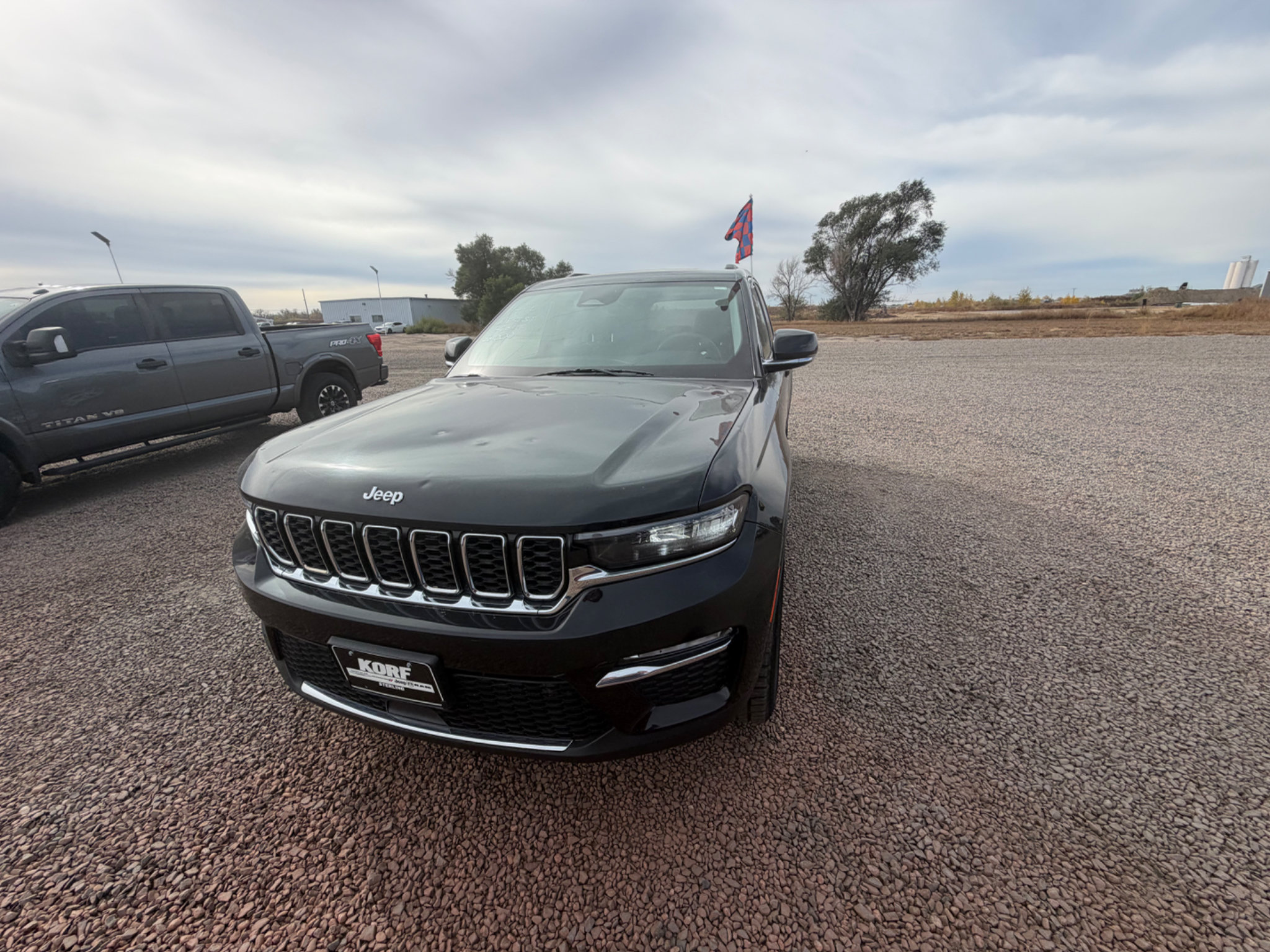 Used 2023 Jeep Grand Cherokee Limited AWD/4WD image 16