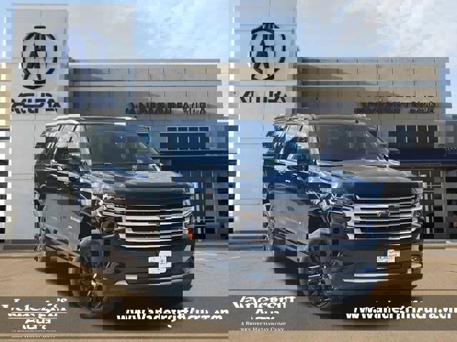 Used 2023 Chevrolet Suburban High Country w/ Premium Package 2