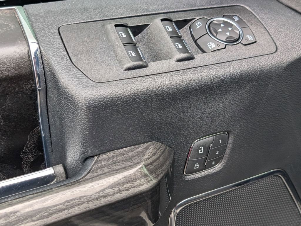 Used 2019 Ford F150 Platinum w/ Equipment Group 701A Luxury image 25