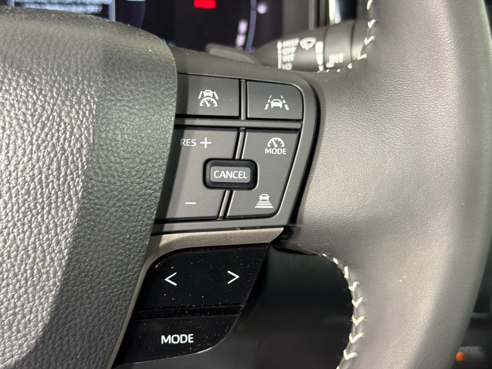 Used 2025 Toyota Camry SE FWD image 25