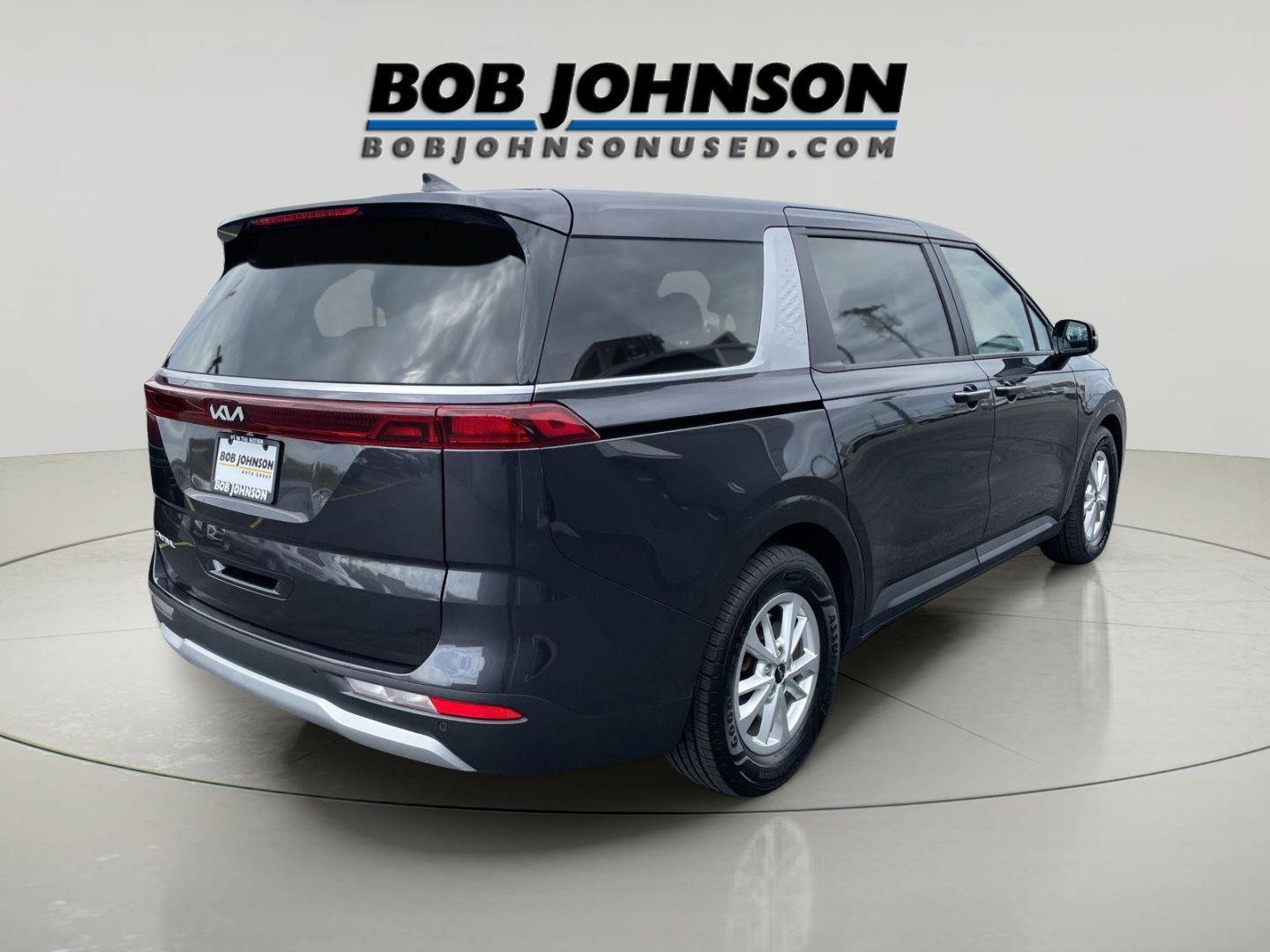 Used 2024 Kia Carnival LX FWD image 3
