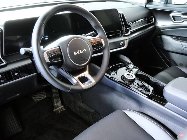 Used 2025 Kia Sportage EX AWD/4WD image 3