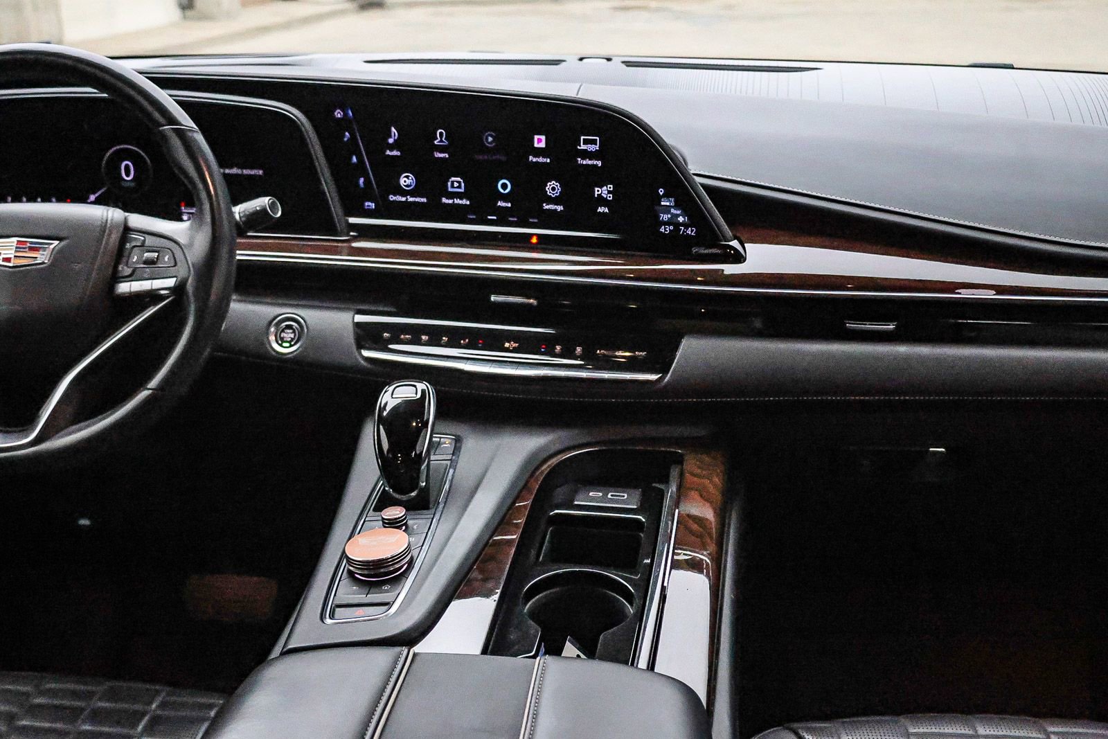 Used 2023 Cadillac Escalade Sport Platinum w/ LPO, ONYX Package image 24