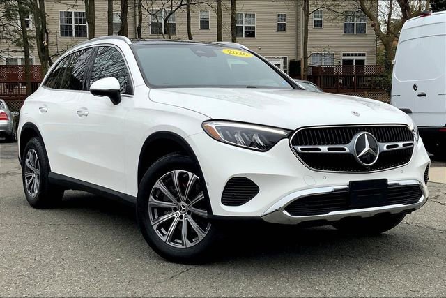 Used 2026 Mercedes-Benz GLC 300 4MATIC image 1