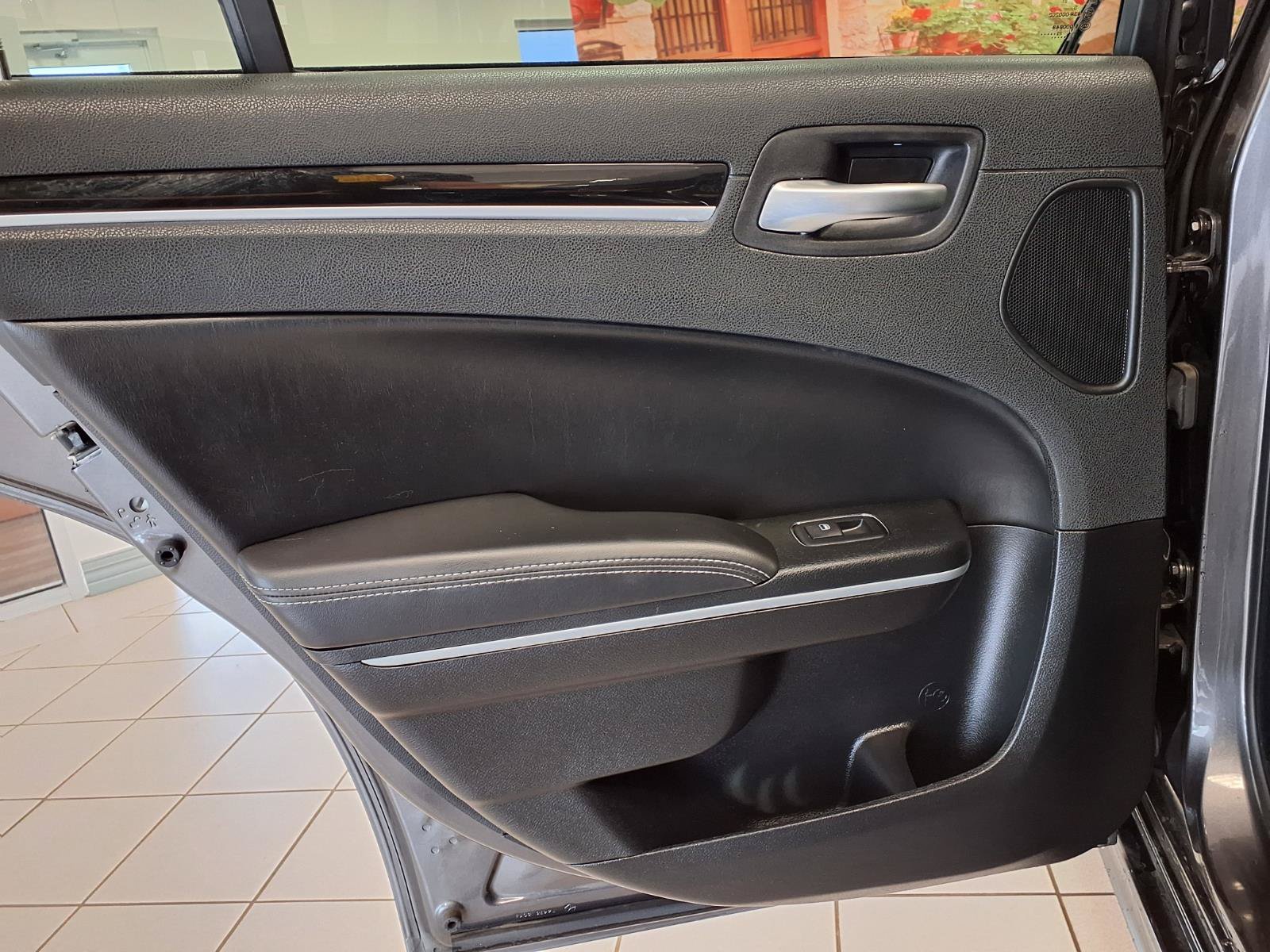 Used 2023 Chrysler 300 S w/ Comfort Group RWD image 18