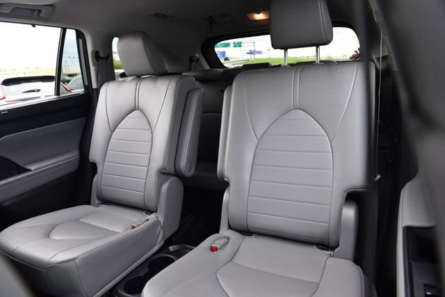 Used 2023 Toyota Highlander XLE image 25