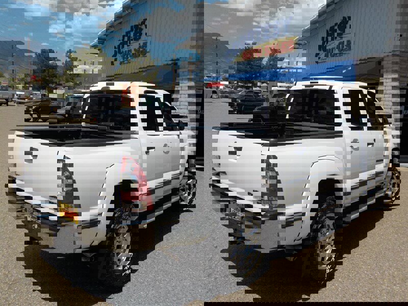 Used 2014 Toyota Tacoma PreRunner w/ TRD Off-Road Package RWD image 9