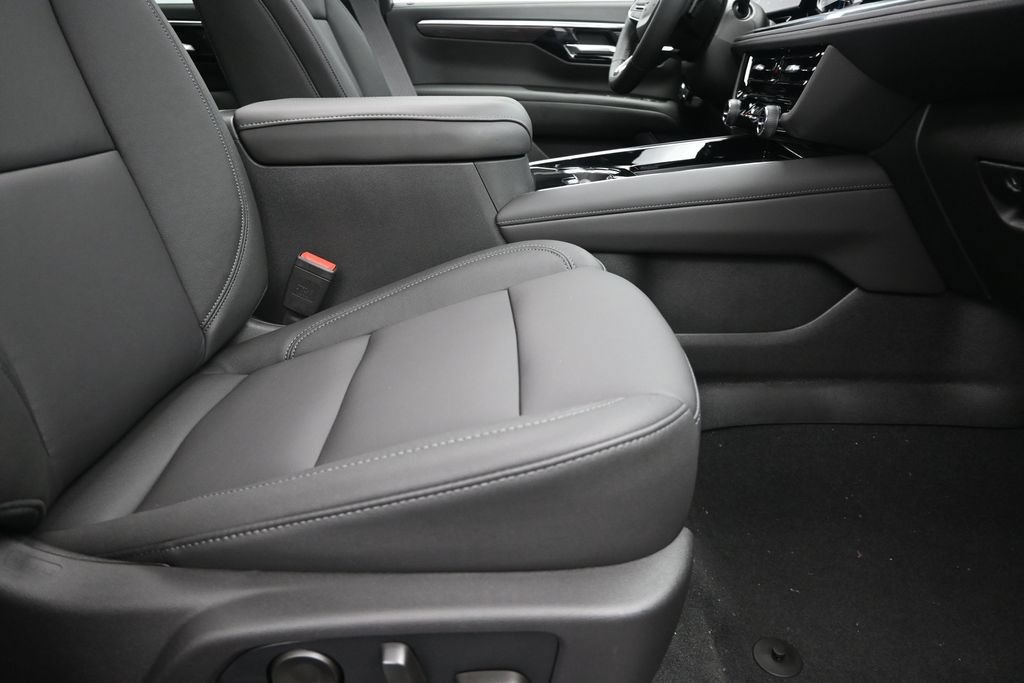 New 2026 Chevrolet Suburban Z71 w/ Comfort Package AWD/4WD image 25