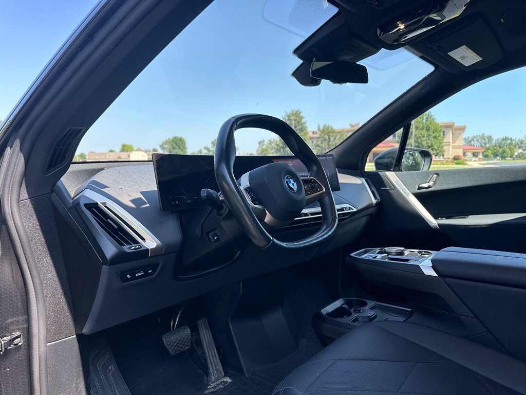 Used 2022 BMW iX xDrive50 w/ Sport Package AWD/4WD image 20