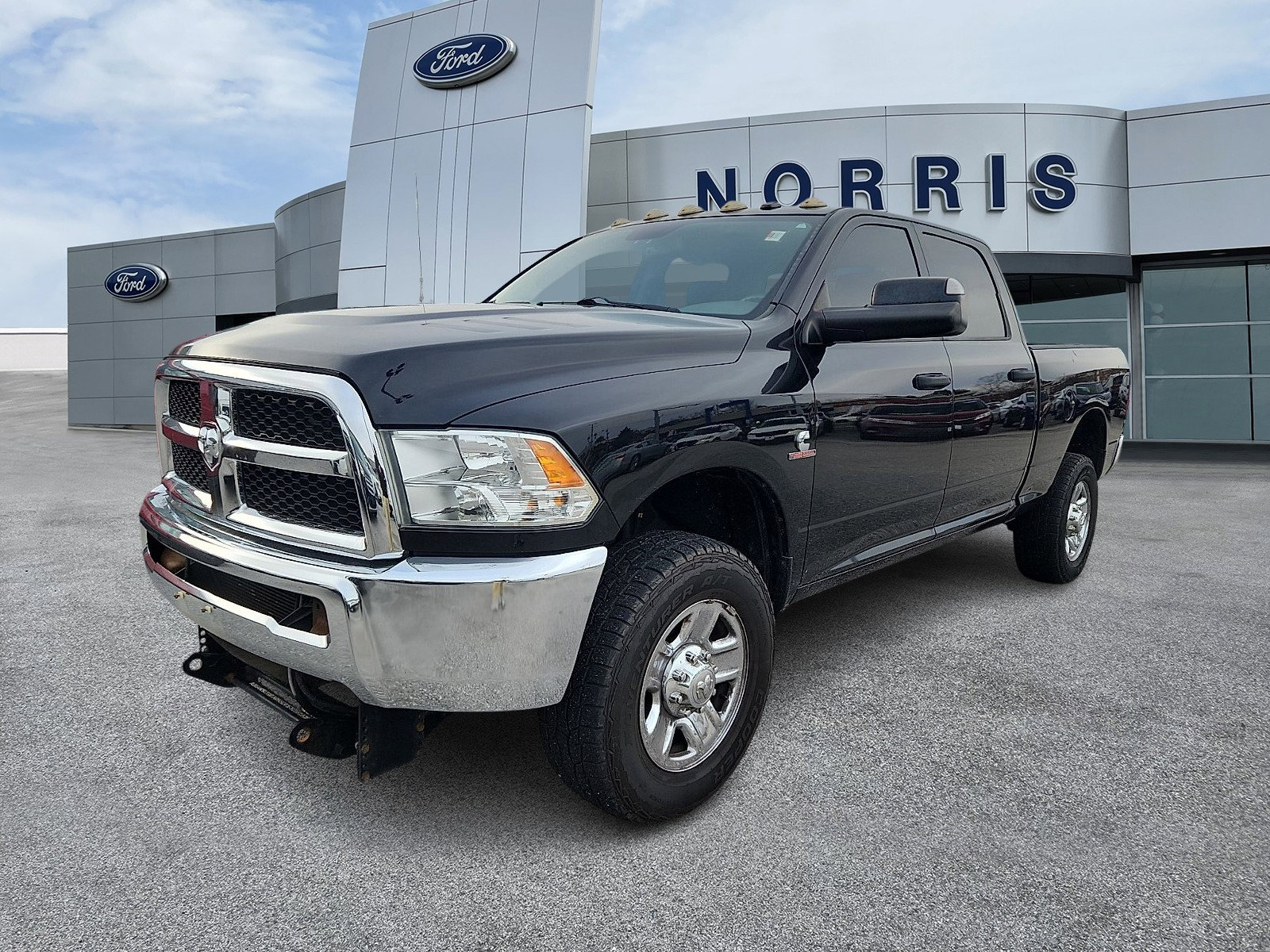 Used 2015 RAM 2500 Tradesman w/ Chrome Appearance Group image 3