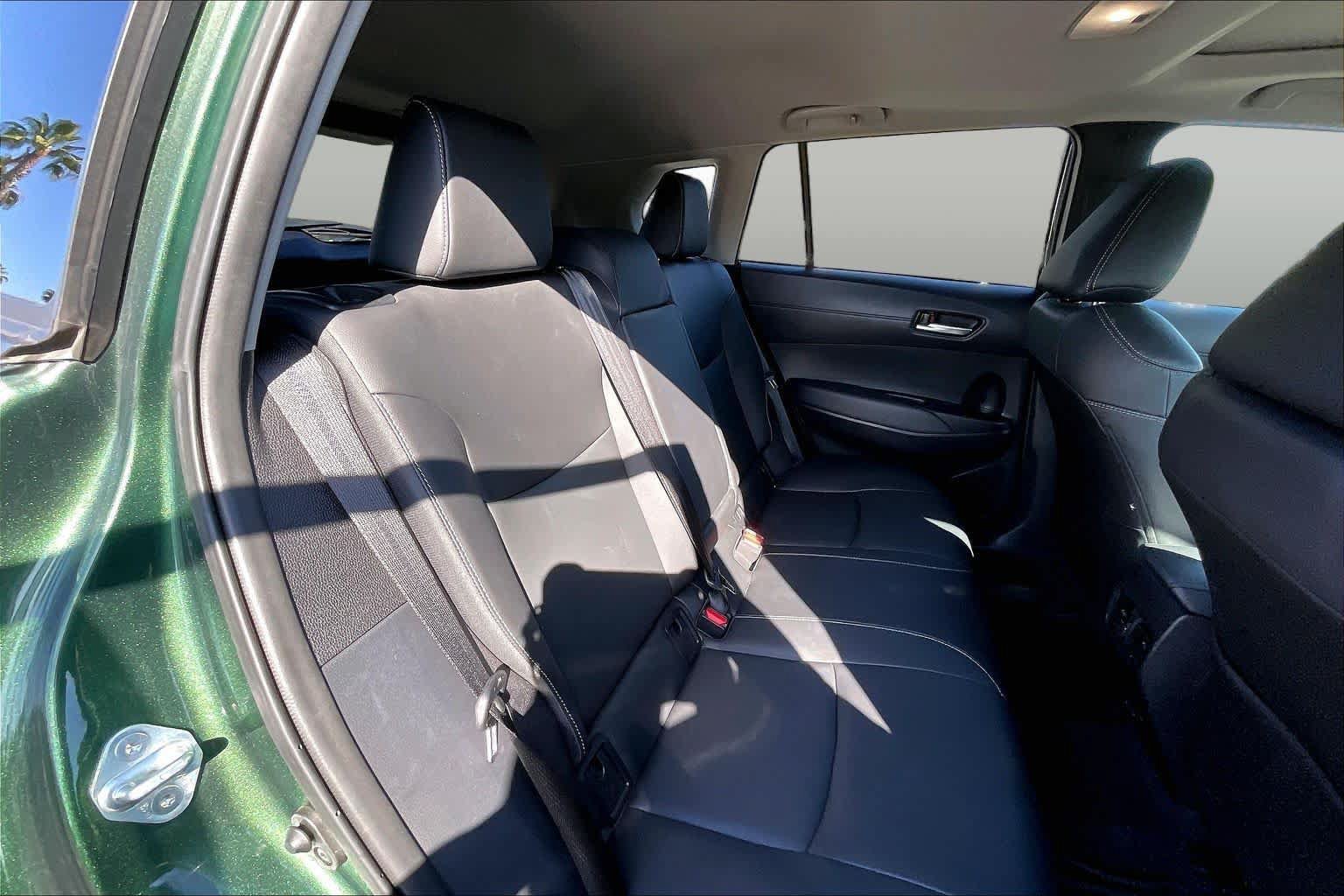 Certified 2024 Toyota Corolla Cross XLE w/ Convenience Package FWD image 19