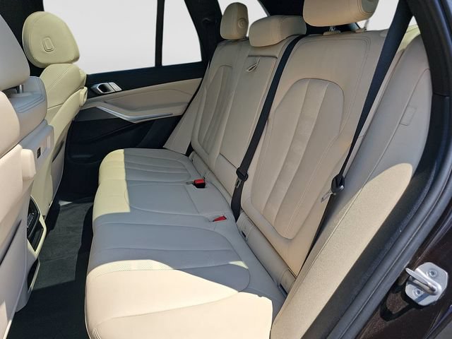 Used 2022 BMW X5 xDrive40i w/ Premium Package AWD/4WD image 35