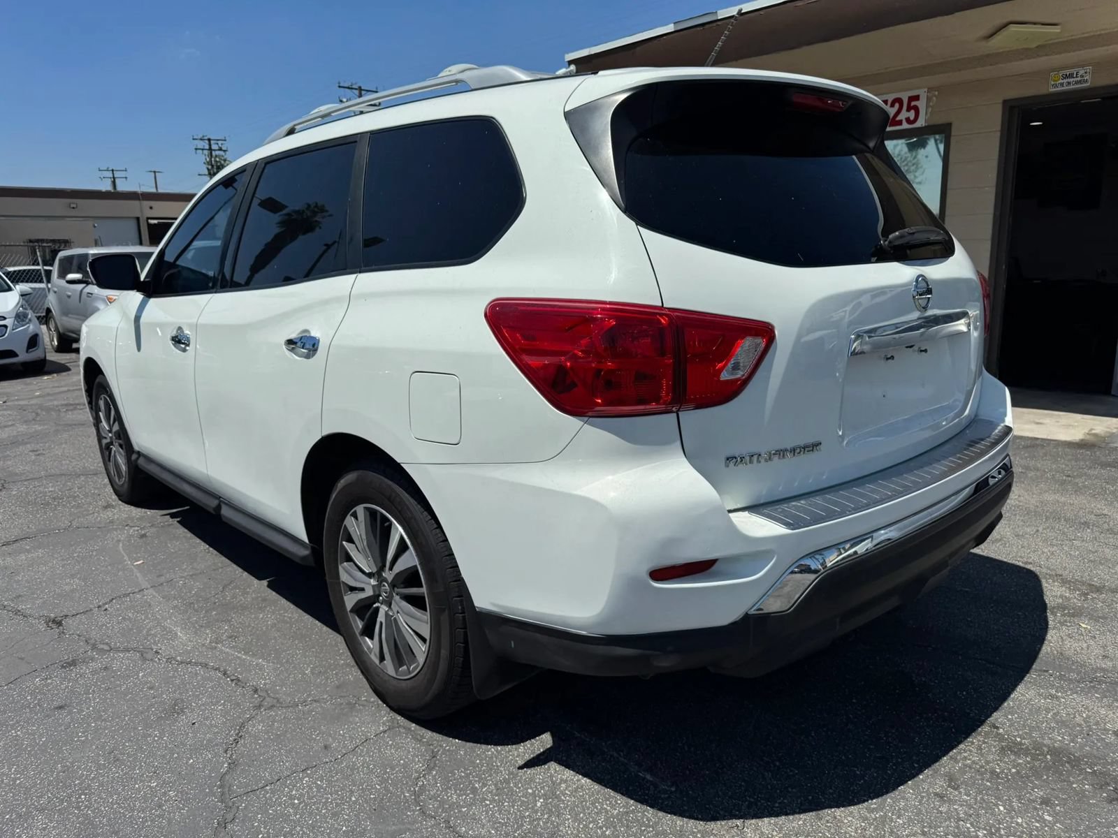 Used 2017 Nissan Pathfinder S FWD image 7
