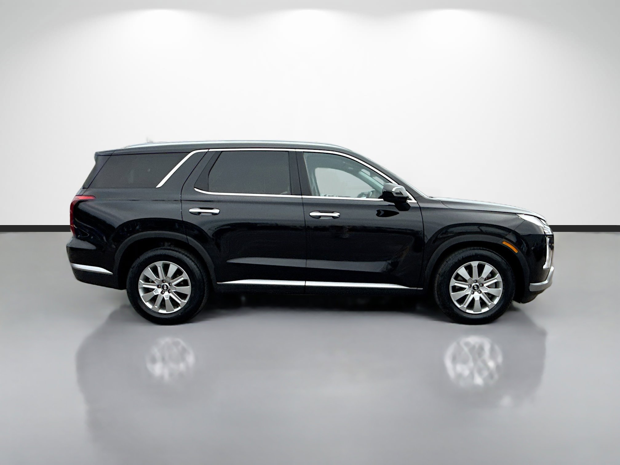 Used 2025 Hyundai Palisade SEL FWD image 2