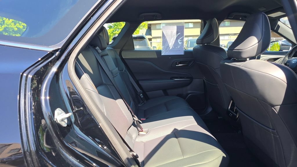 Used 2025 Toyota Crown Signia AWD/4WD image 12