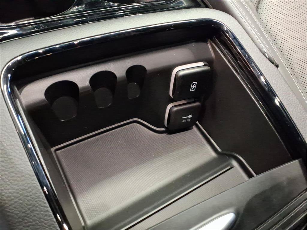 New 2027 Chrysler Pacifica Limited AWD/4WD image 21