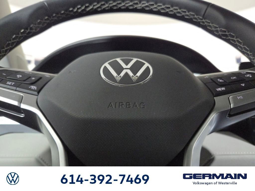 Used 2025 Volkswagen Taos SE image 19