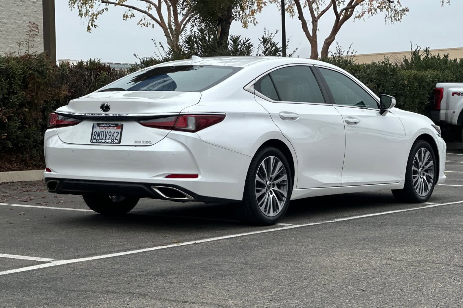 Used 2019 Lexus ES 350 image 2