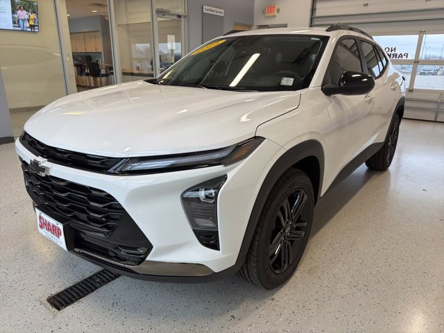 Used 2025 Chevrolet Trax ACTIV w/ Driver Confidence Package image 4