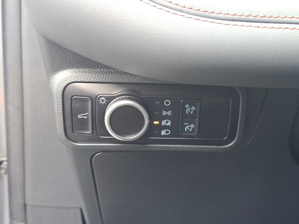 Used 2025 Ford Explorer Active image 21