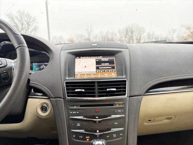 Used 2019 Lincoln MKT AWD image 14