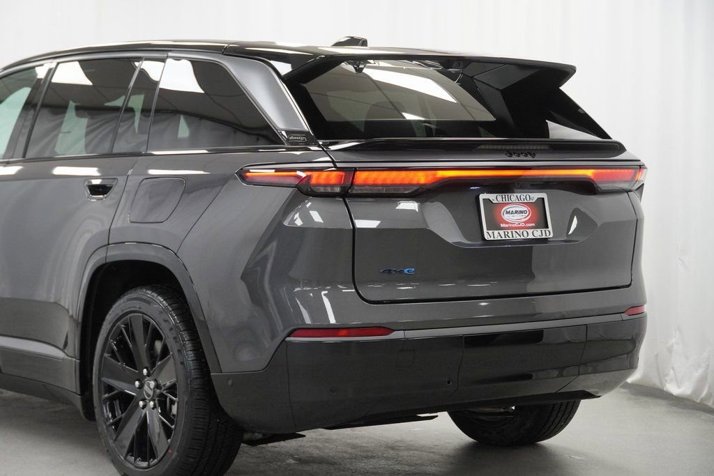 Used 2024 Jeep Wagoneer Launch Edition image 13