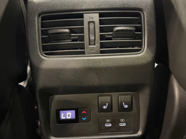 Used 2024 Nissan Rogue Platinum w/ Platinum Premium Package AWD/4WD image 36