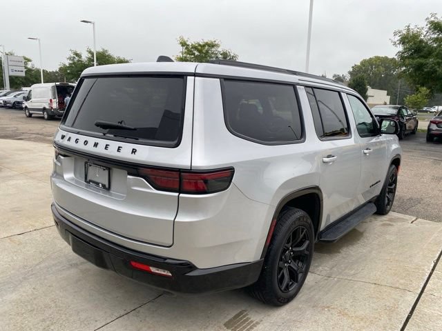 Used 2025 Jeep Wagoneer Series II AWD/4WD image 3