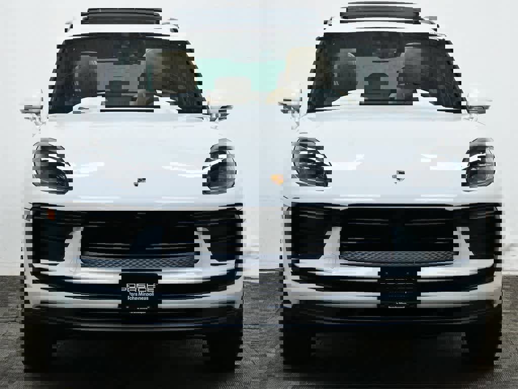 Used 2025 Porsche Macan image 10