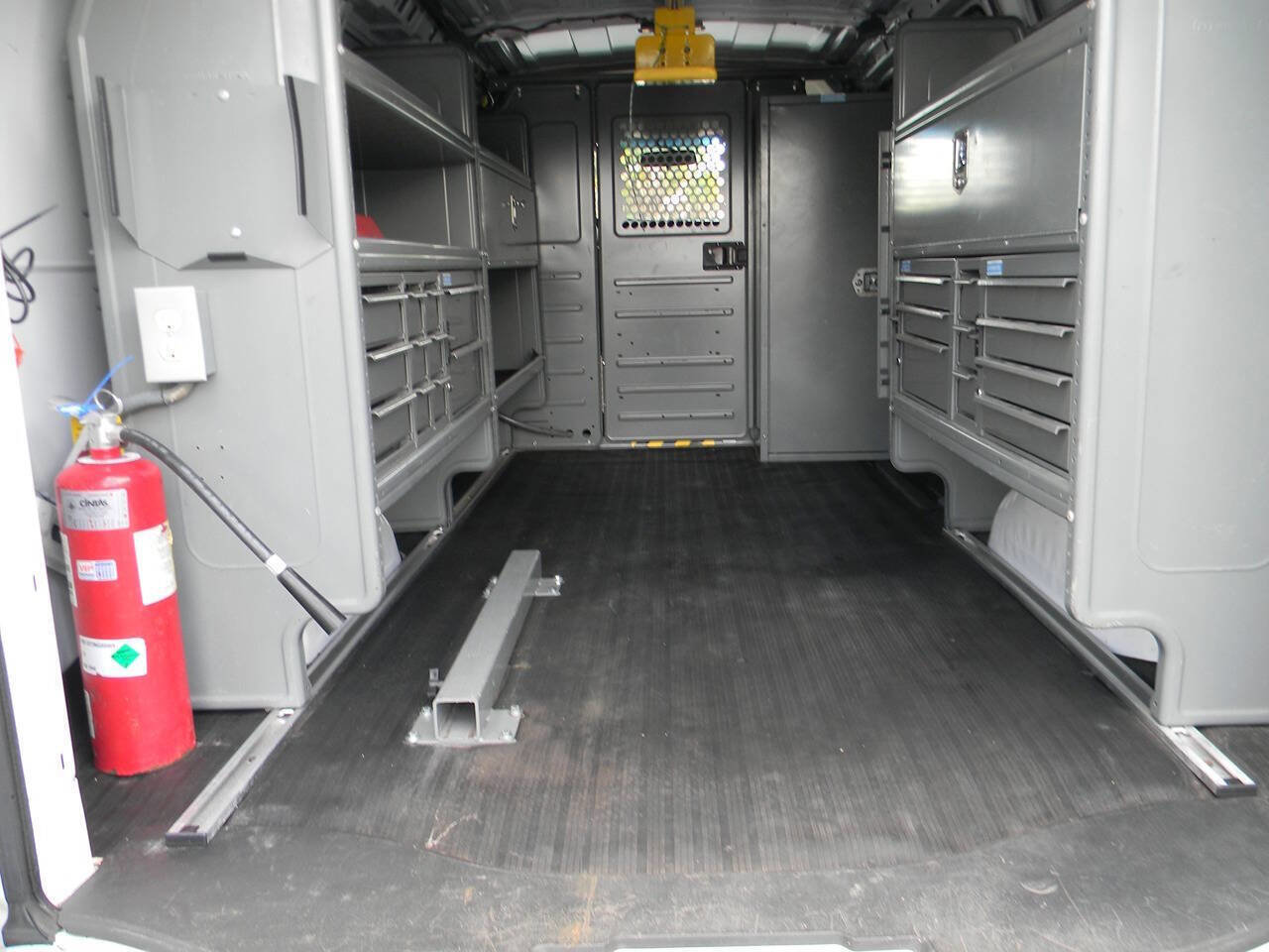 Used 2017 Chevrolet Express 2500 image 18