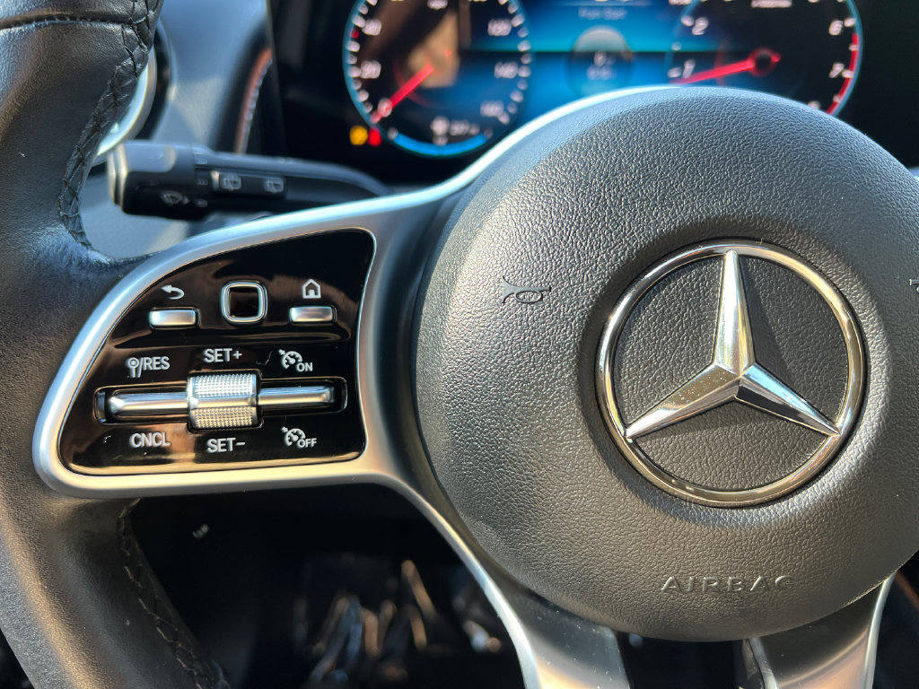 Used 2023 Mercedes-Benz GLB 250 w/ Premium Package image 28