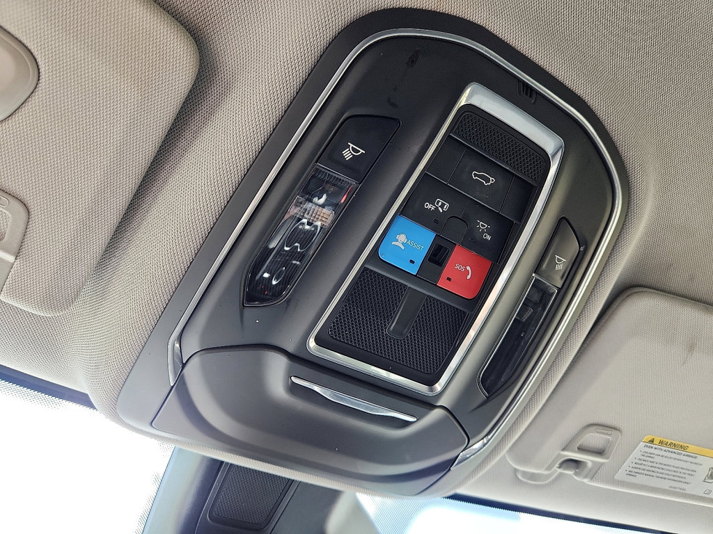 Used 2022 Jeep Grand Cherokee L Limited AWD/4WD image 32