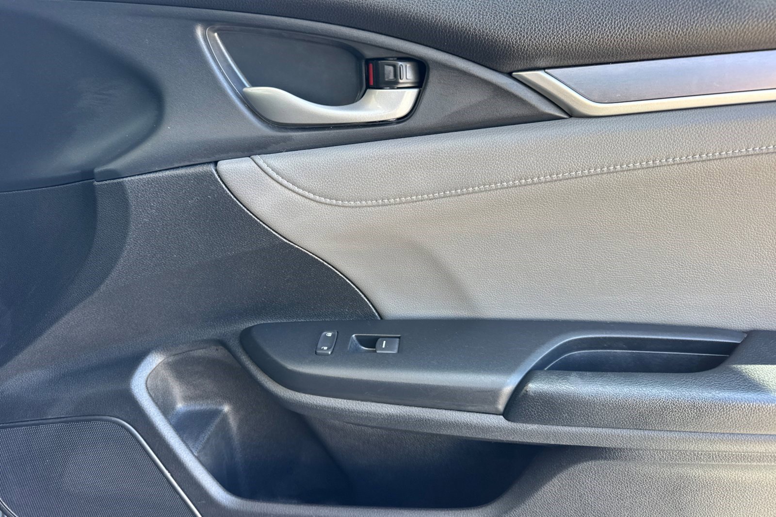 Used 2017 Honda Civic EX-L image 20