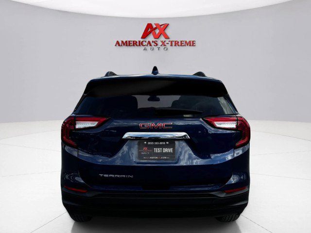 Used 2023 GMC Terrain SLE w/ Driver Convenience Package image 4
