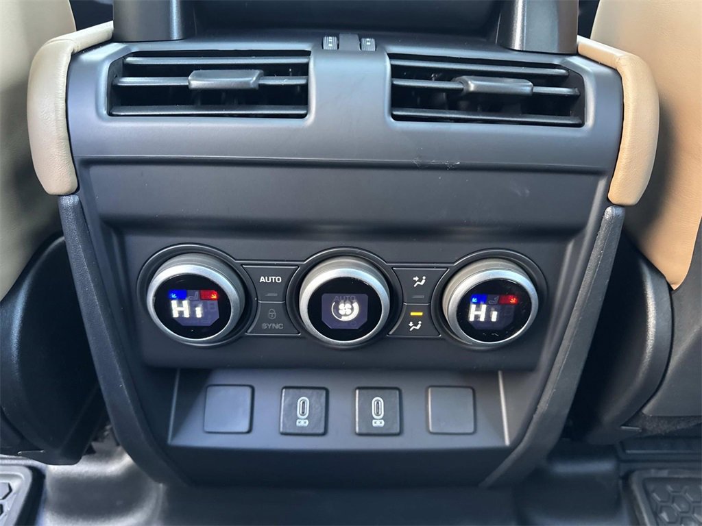 New 2026 Land Rover Defender 110 X-Dynamic SE image 15