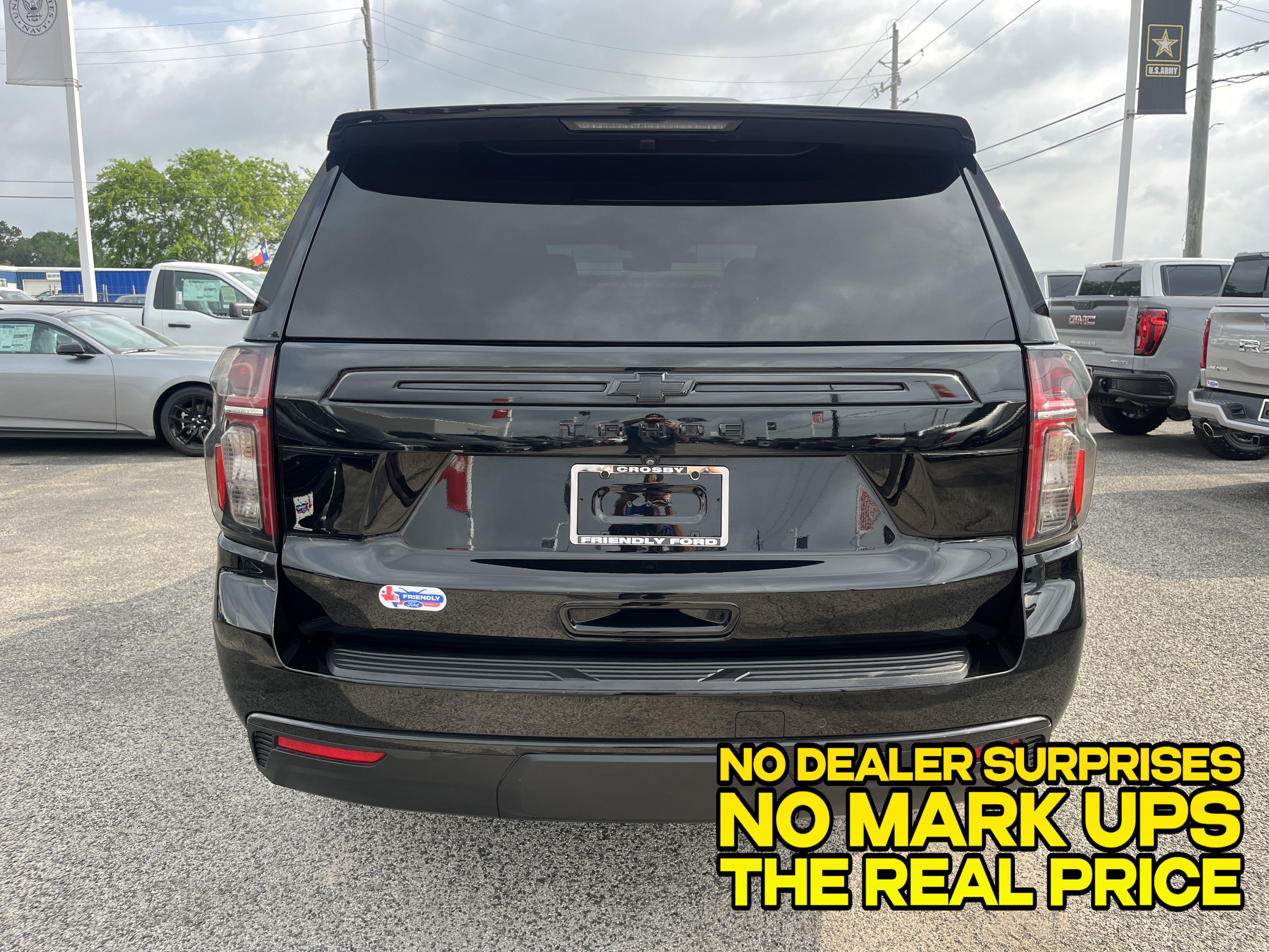 Used 2023 Chevrolet Tahoe Z71 w/ Luxury Package AWD/4WD image 3