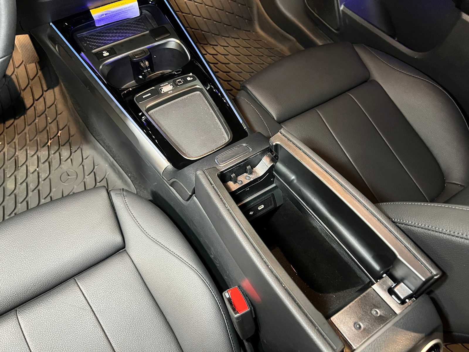 Certified 2025 Mercedes-Benz GLB 250 4MATIC image 30