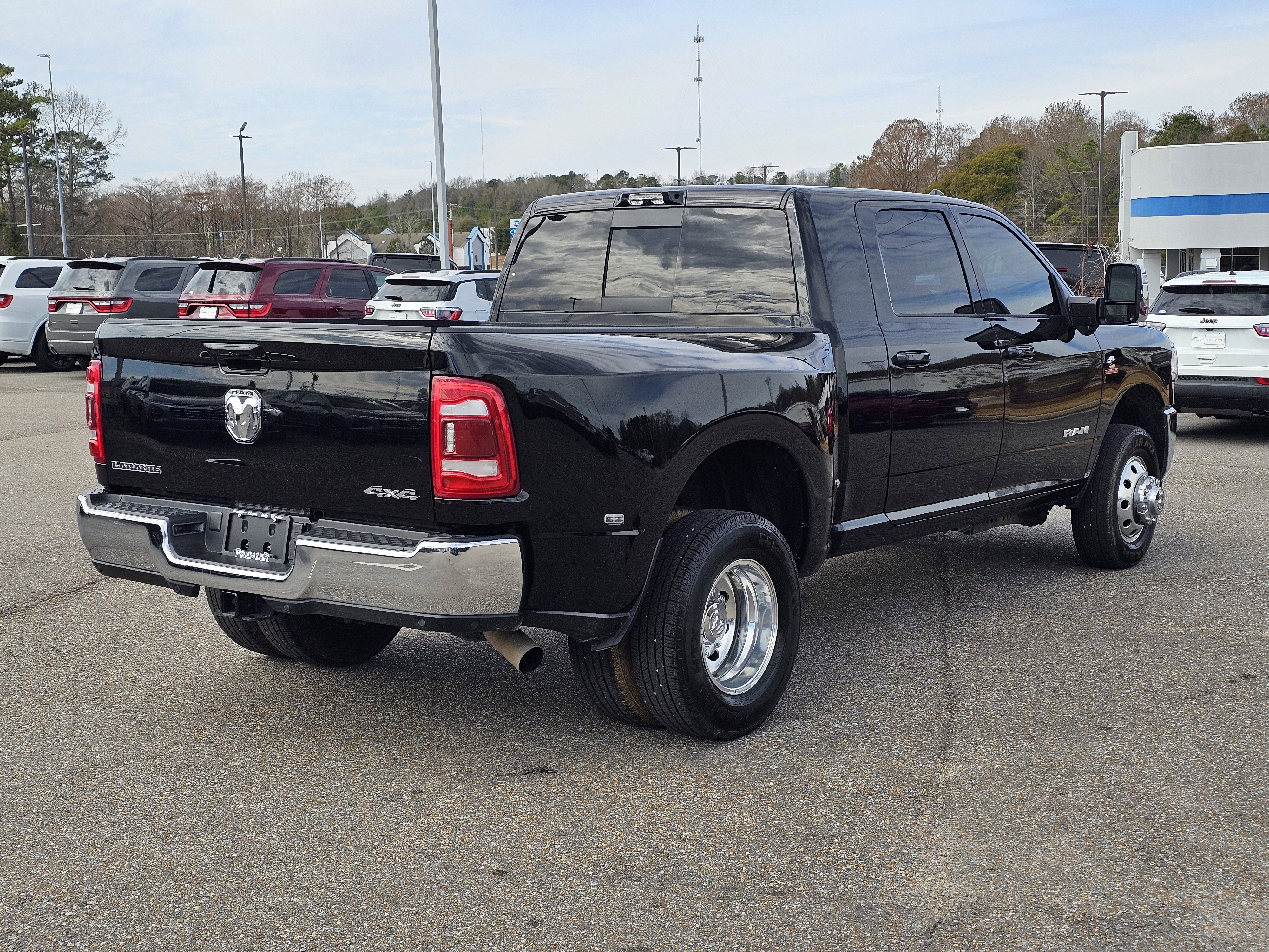 Used 2024 RAM 3500 Laramie w/ Towing Technology Group image 10