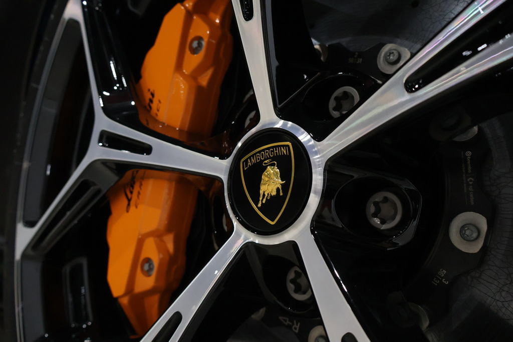 Used 2025 Lamborghini Revuelto AWD/4WD image 90