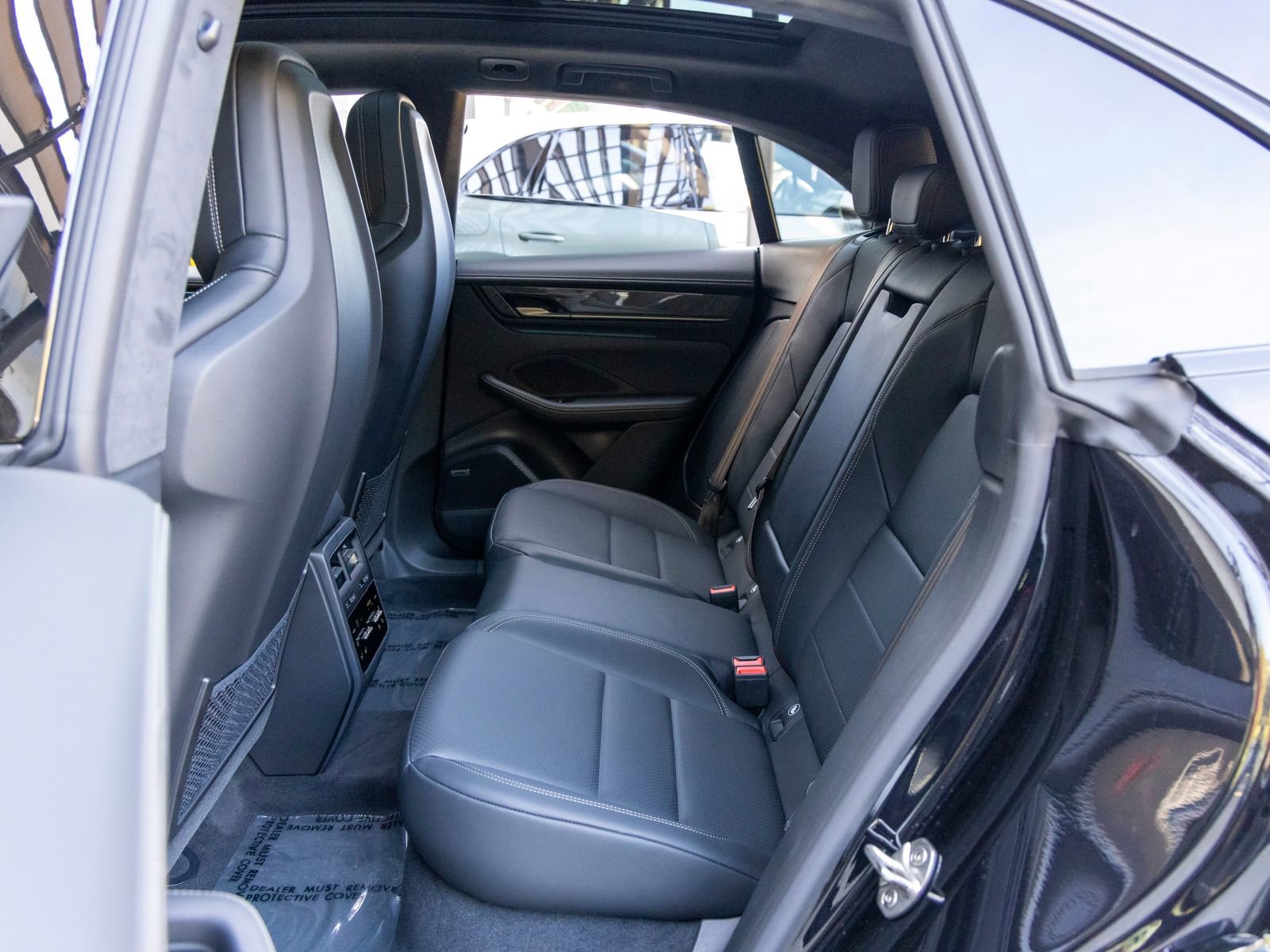 New 2026 Porsche Macan Turbo Electric image 44